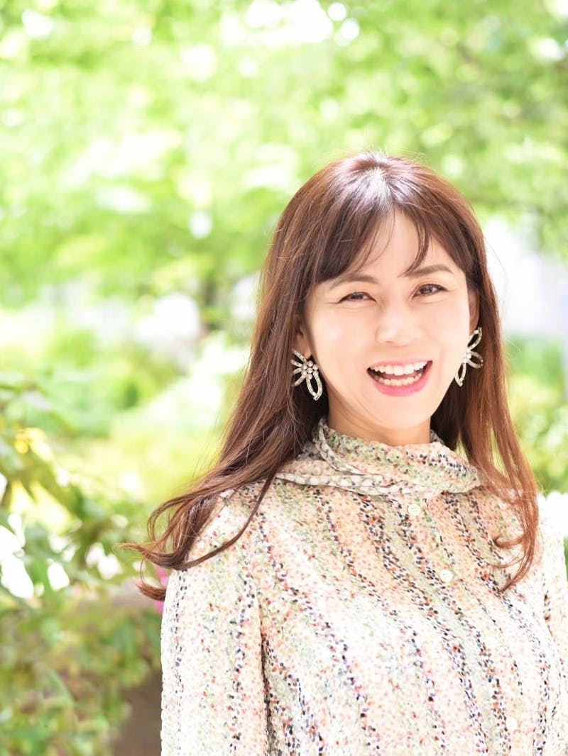 CHALLENGEの文字と手帳とペン