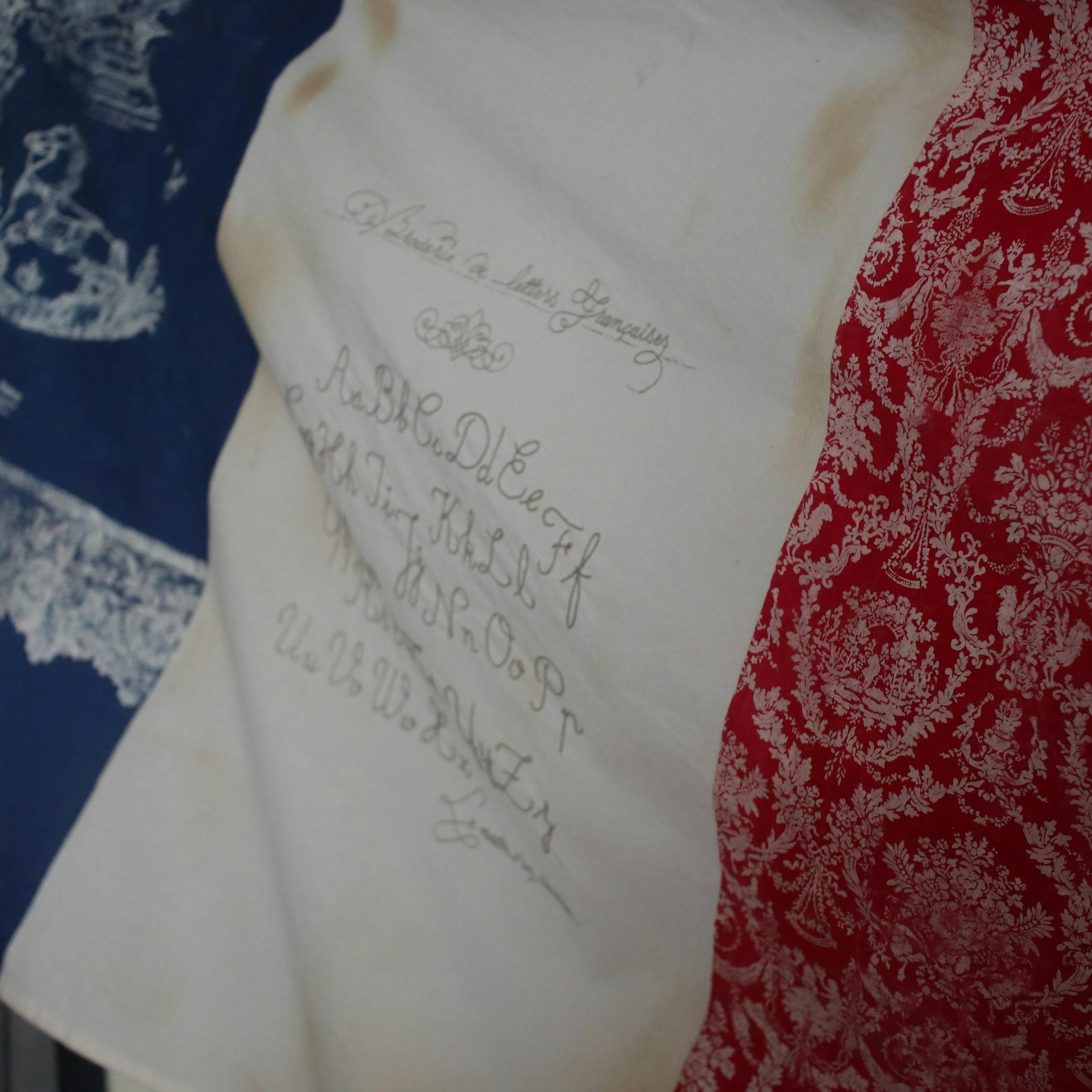 フランス刺繍講座は刺繍ルームで初心者さんも安心して学ぶことができます。
