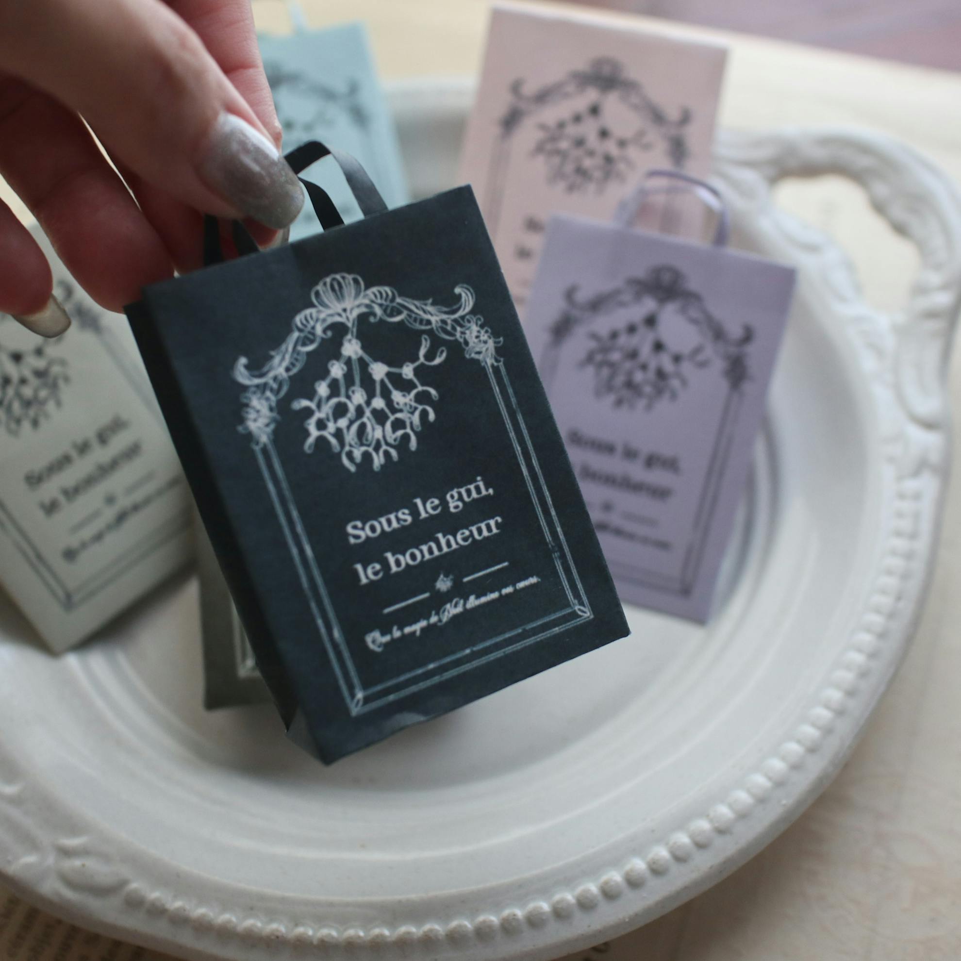 iPadでオリジナルイラストを描いてミニチュア工作を楽しもう