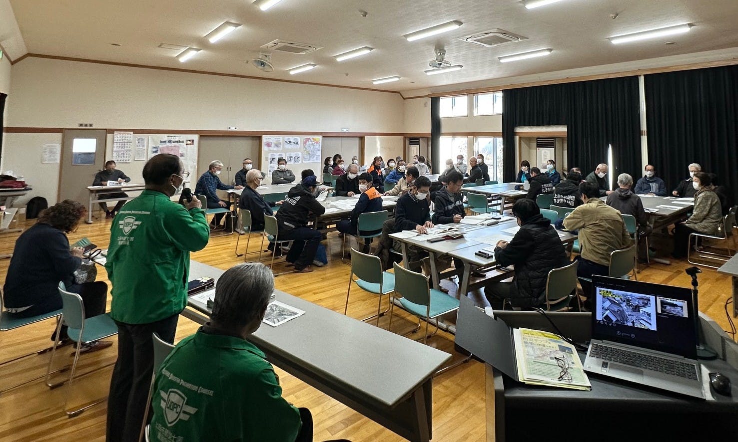 防災マップを作成中の机の上