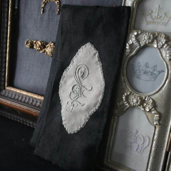 【刺繍グッズ】教室運営で培った図案力でオーダー制作