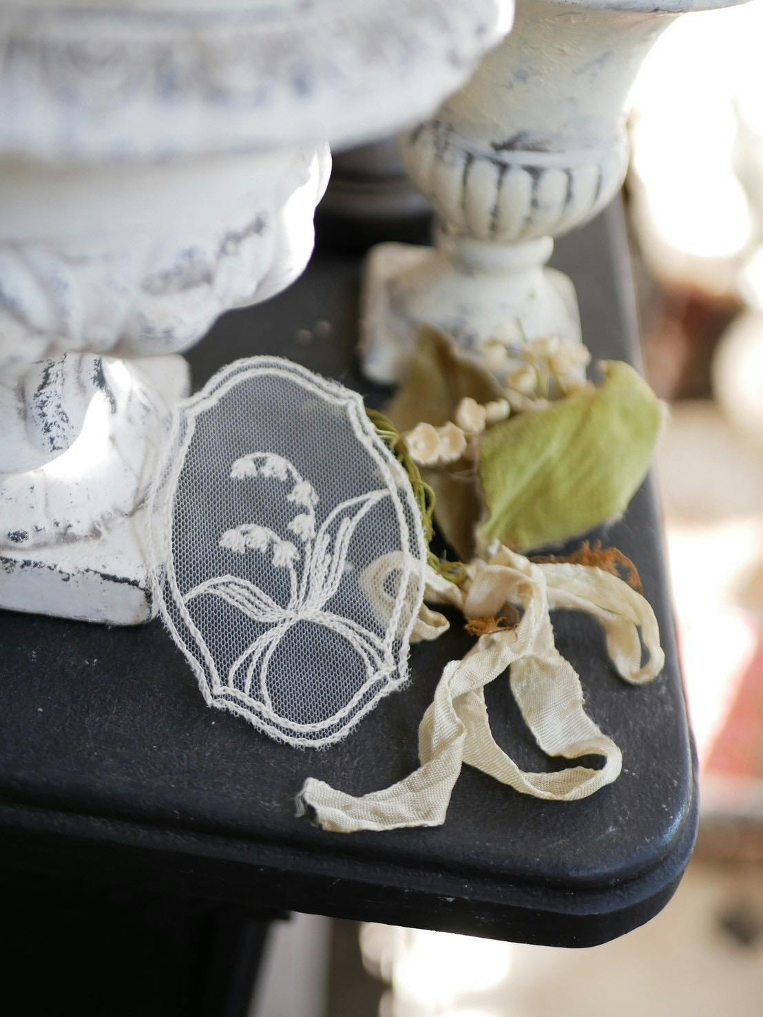 東京で開催。スズラン刺繍のワークショップ。フランス刺繍教室の「刺繍ルーム」が開催